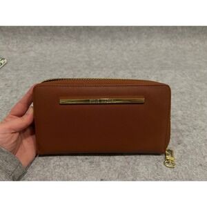 Steve Madden Brown Wallet Clutch Zip Closure